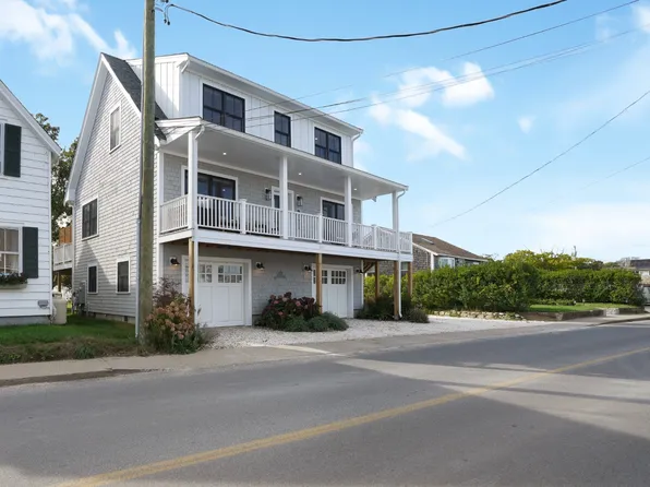 33 Lagoon Pond Rd, Tisbury, MA 02568