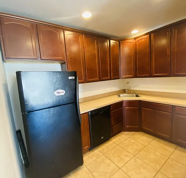 1600 Light St #B — Photo 6