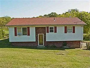 4704 Veterans Blvd photo 1