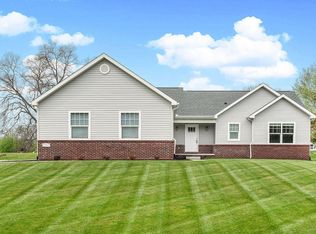 21849 Celestial Cir, Pinckney, MI 48169