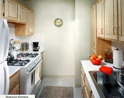 104-60 Queens Blvd #19N — Photo 2