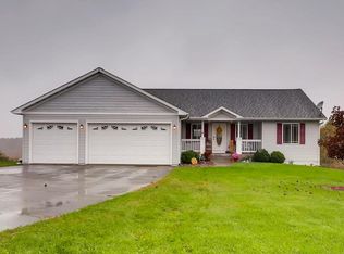 572 172nd St, Hammond, WI 54015