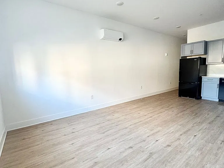 1422 N 8th St — Photo 30