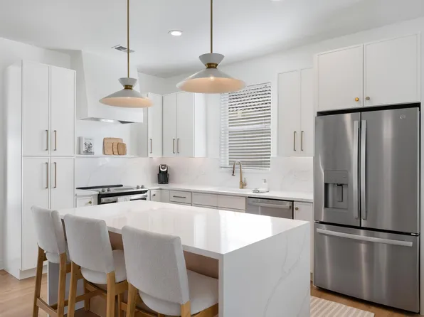 25600 Springtide Ct, Bonita Springs, FL 34135