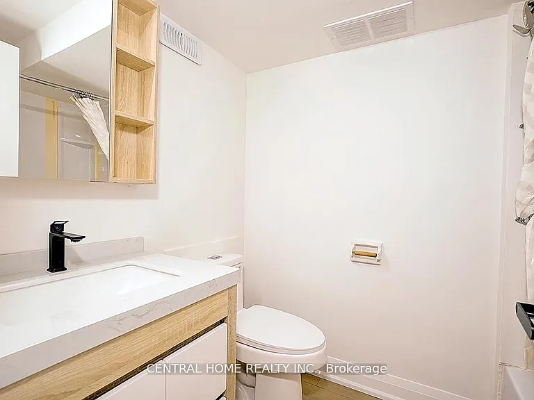50 Sherwood Forest Dr #LOWER — Photo 21