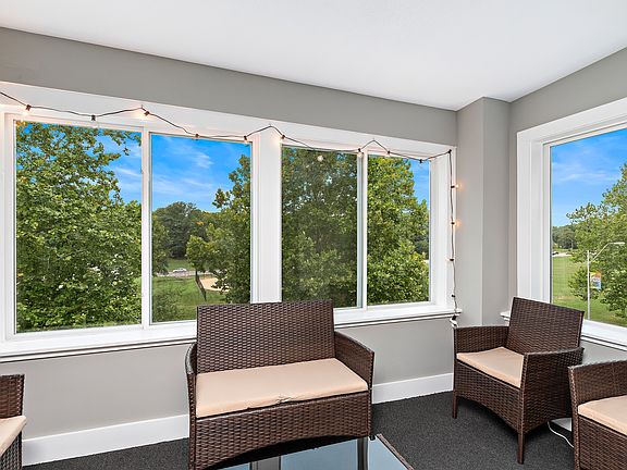 3rd image of 4043 Kenwood Ave N #3
