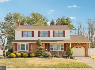 17 Springlane Dr, Blackwood, NJ 08012