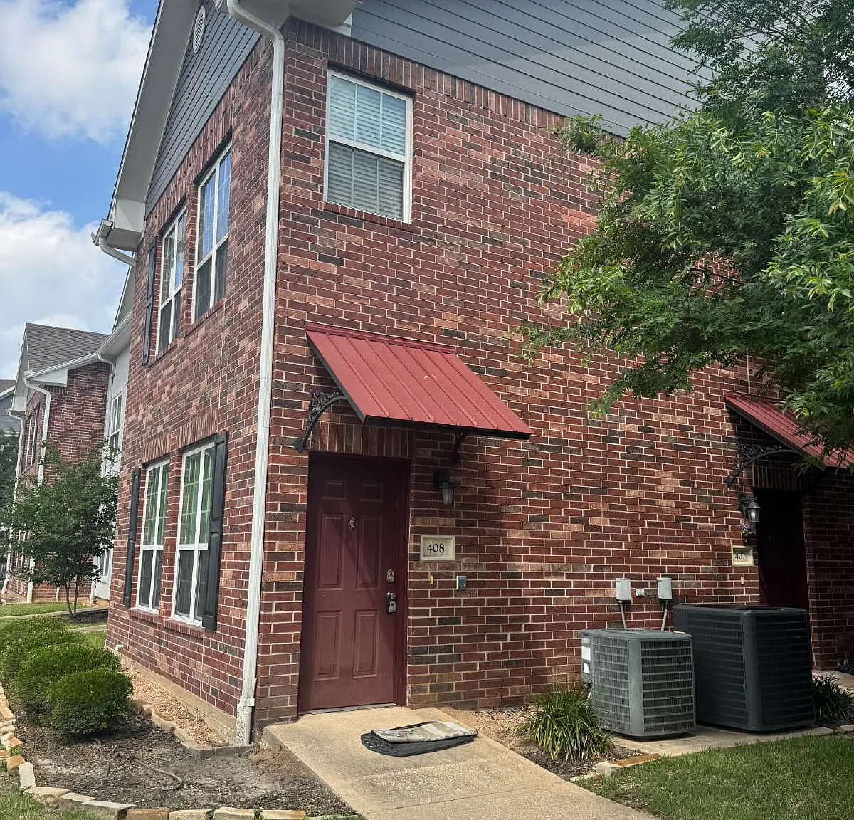 3 bed, 3.0 bath, 1600 sqft, $2,025 — Photo 1