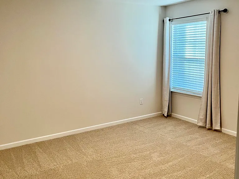 298 Robert Pl — Photo 23