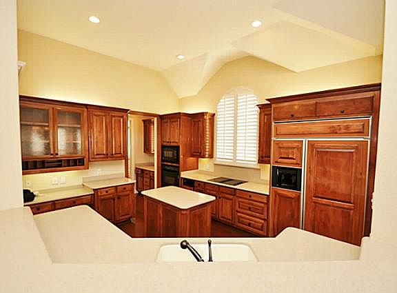 5th image of 711 Glen Abbey Dr