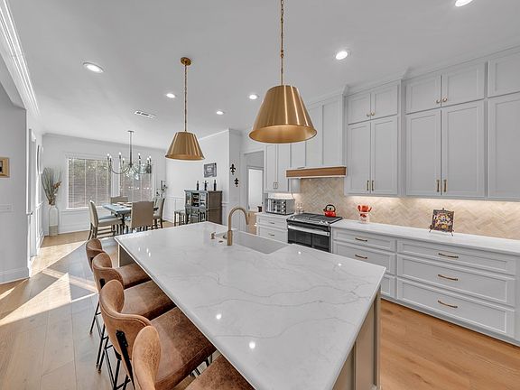 5th image of 3925 Loblolly Ln
