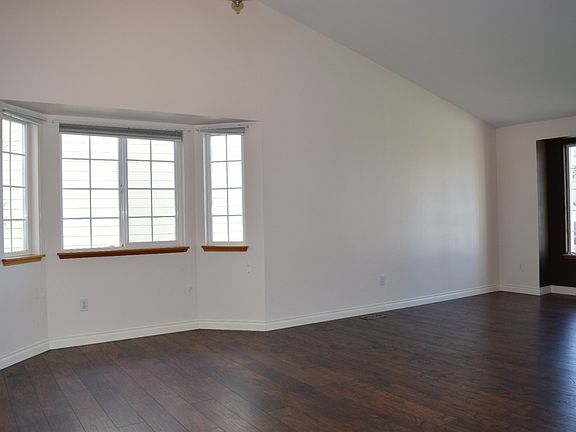 3rd image of 1201 Madrona Dr