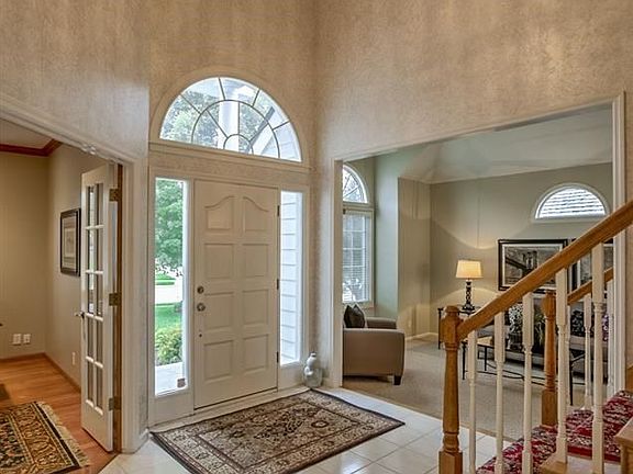 3rd image of 12822 Eagle Run Dr