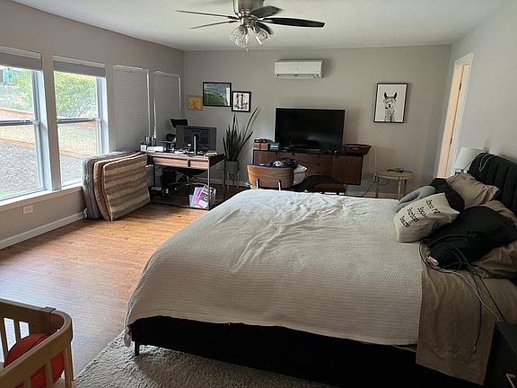 3rd image of 115 Sunnycrest Dr