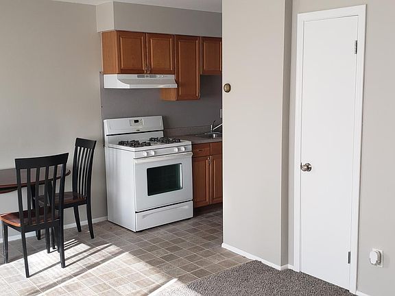 3rd image of 48351 Jefferson Ave #2