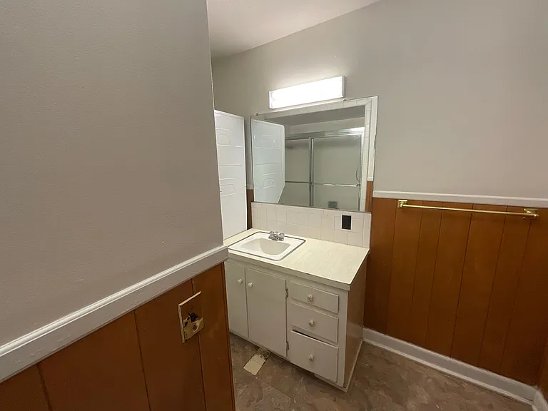2115 Brookhurst St — Photo 15