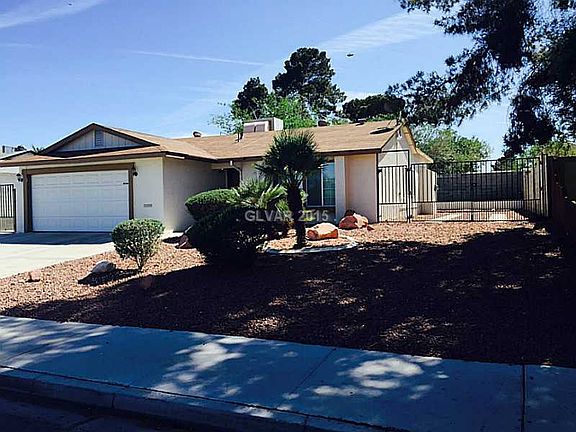 3rd image of 2107 E Hacienda Ave