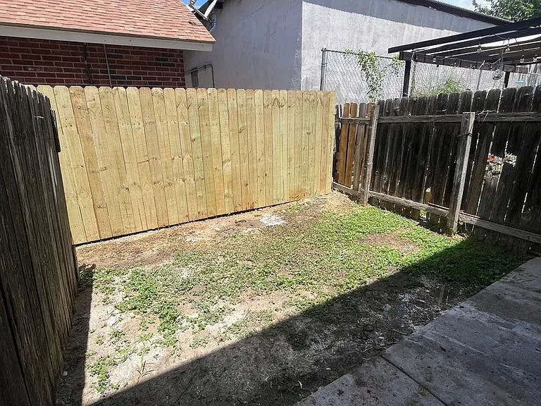Town Creek Apartments — Photo 17