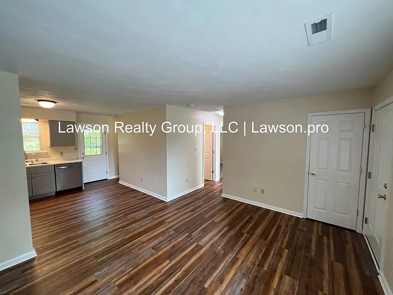 7th St 306-8 — Photo 6