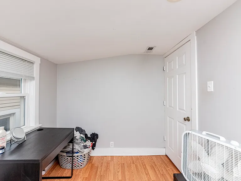 1332 W Barry Ave #3 — Photo 12