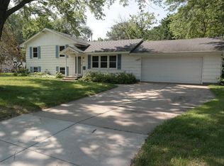 4617 Southmore Dr, Bloomington, MN 55437