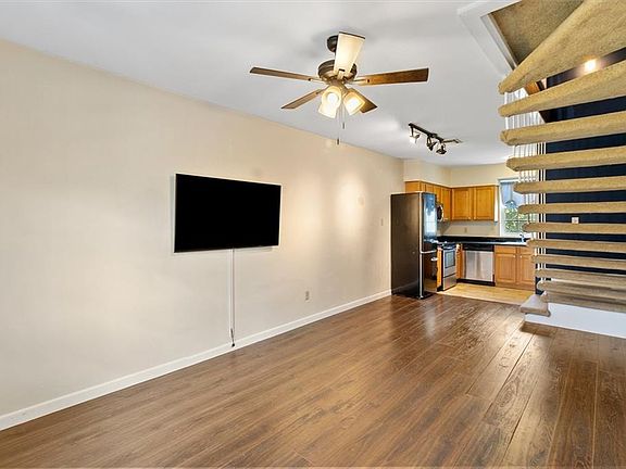5th image of 301 Seattle St APT 11