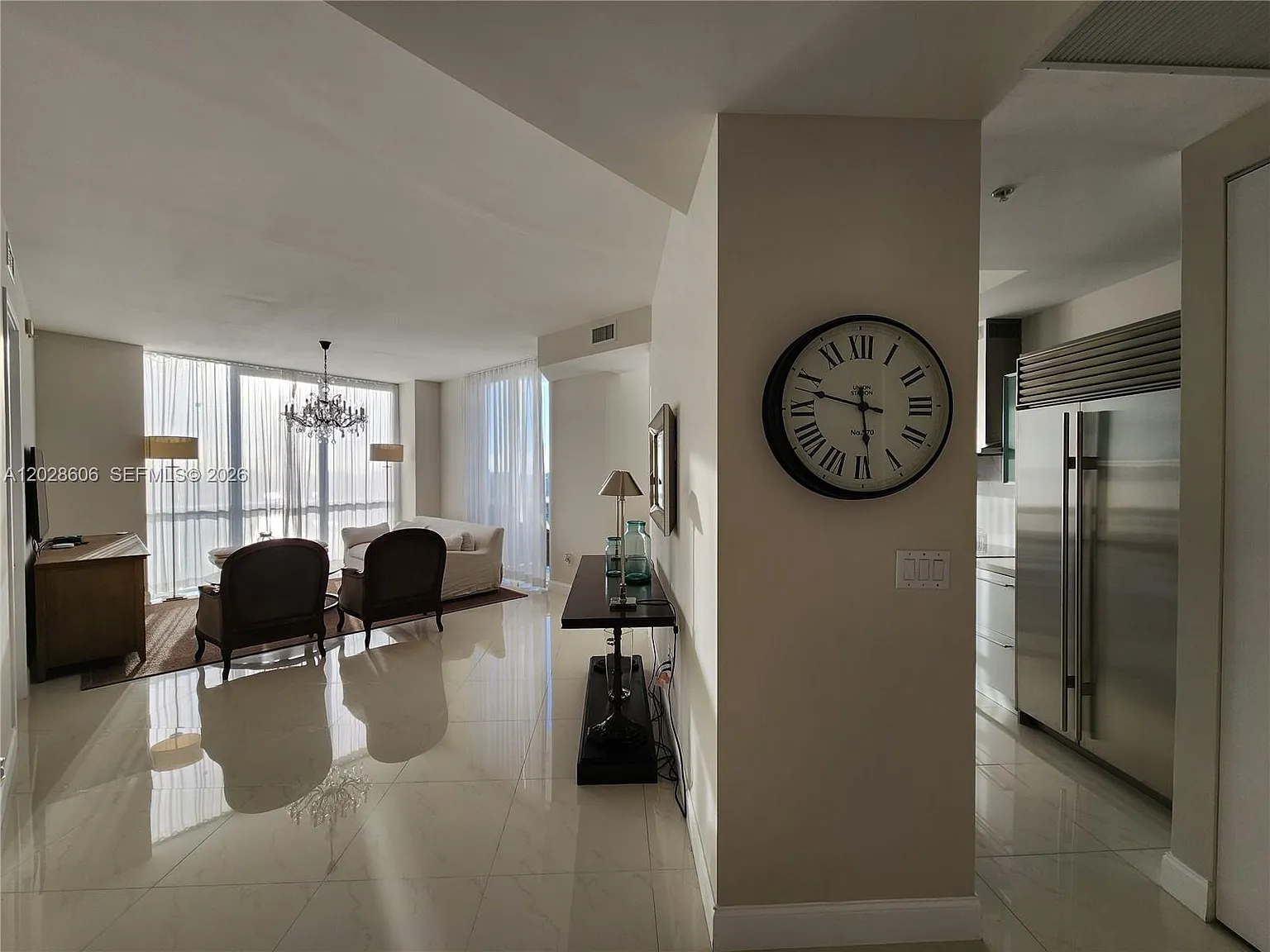 Trump Royale Condo — Photo 2