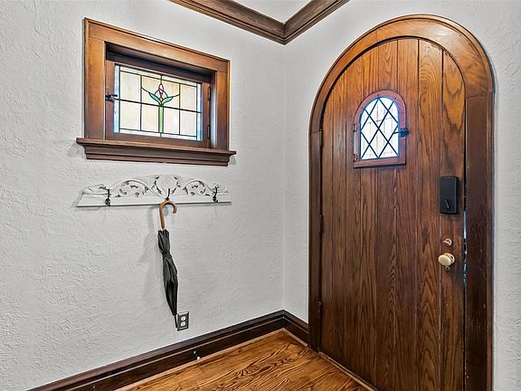 5th image of 5519 Gresham Ave