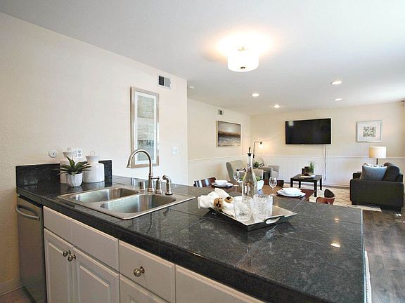 5th image of 753 Warring Dr APT 1