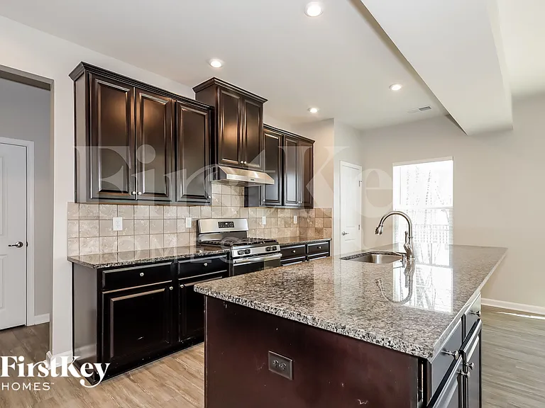 1207 Harkey Creek Dr — Photo 6