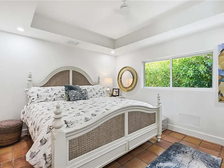 506 Pine Grove Ln — Photo 36