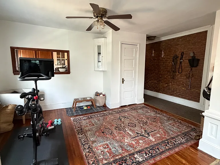117 S Walnut St #2R — Photo 8