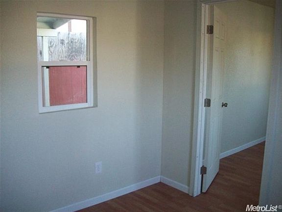 5th image of 415 3rd Ave