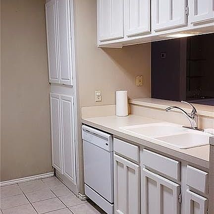 5th image of 1202 Thorpe Ln APT 207
