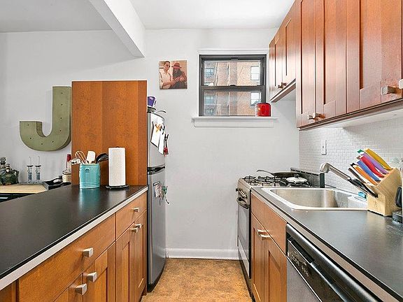 4th image of 235 E 51st St APT 6D