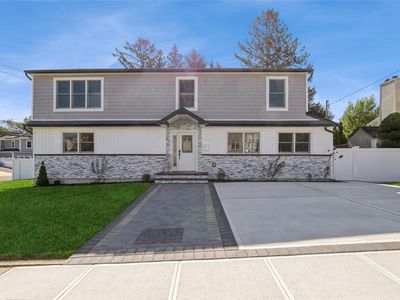 2 Pine Street, Plainview, NY, 11803