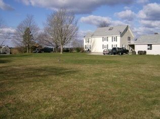 1104 Crandall Rd, Tiverton, RI 02878