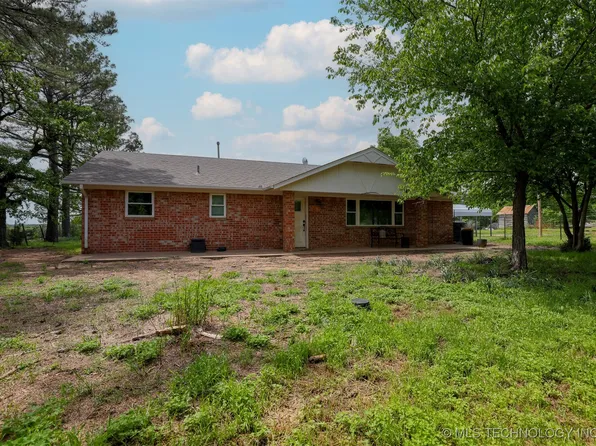 1414 N Eagle Rd, Yale, OK 74085