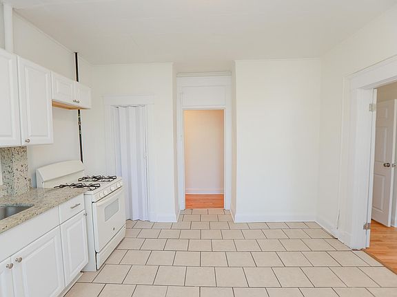 4th image of 332 Mount Vernon Ave #4A