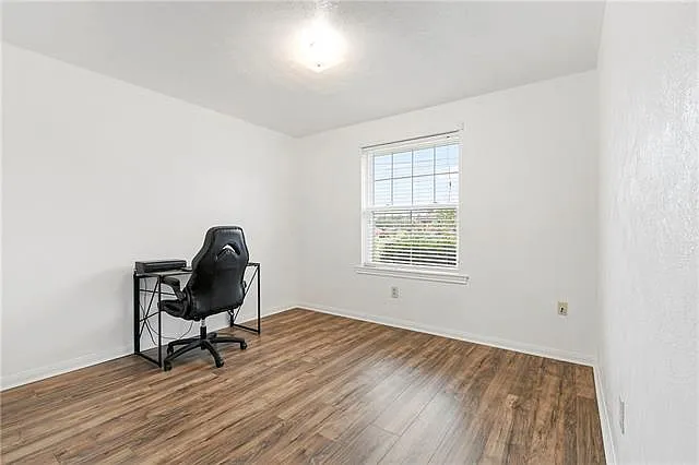 1516 Mayfield St — Photo 12