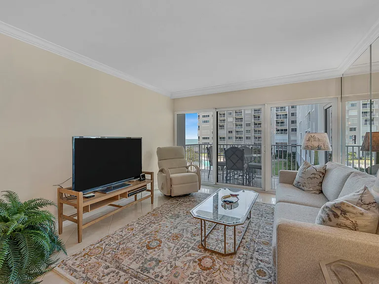 3443 Gulf Shore Blvd N #313 — Photo 5