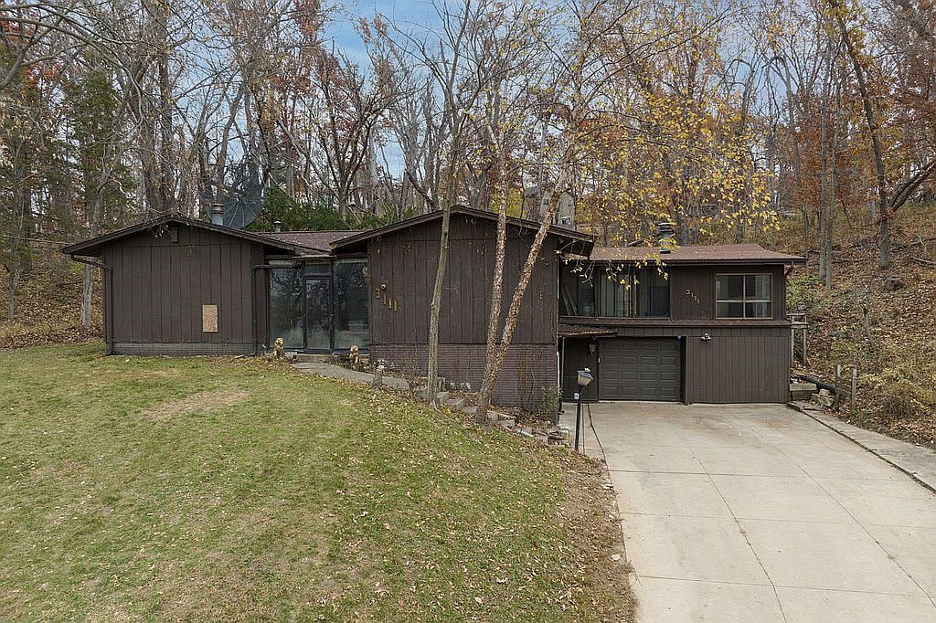 3111 Carroll Dr SE, Cedar Rapids, IA 52403 Zillow