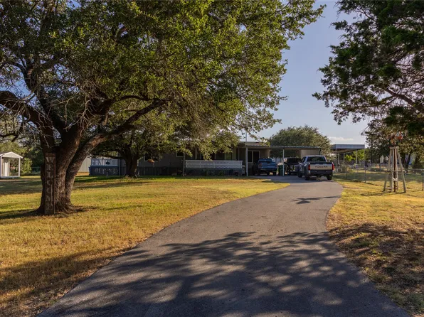 2808 Hilltop Rd, Granbury, TX 76048