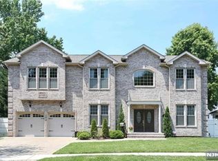 207 Valley Rd, River Edge, NJ 07661