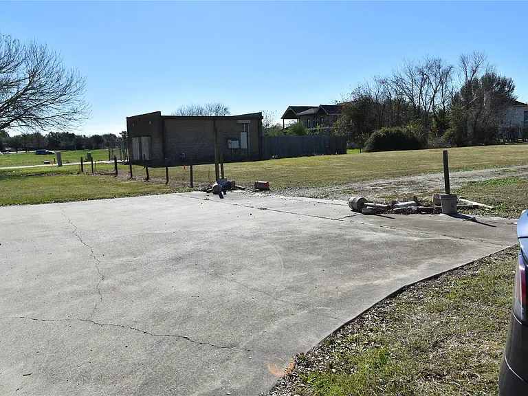 7813 Clodine Rd — Photo 5