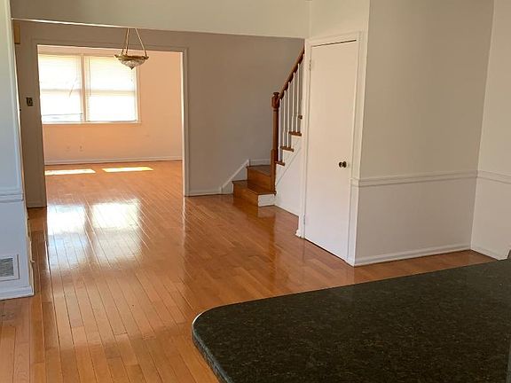 3rd image of 639 Barnes St