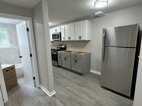 18 Bennett Dr #1