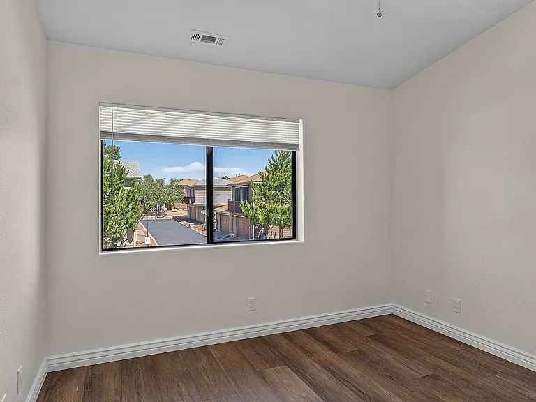 1519 E Payton Way #2 — Photo 8