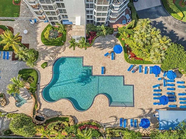 3500 Mystic Pointe Dr #3302 — Photo 35