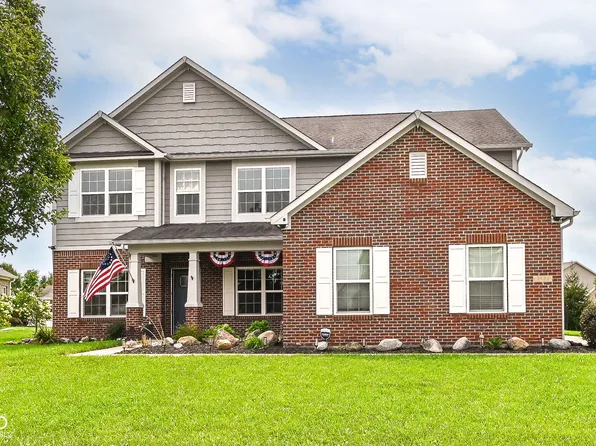 4693 W Chert Dr, New Palestine, IN 46163
